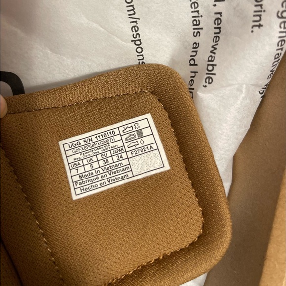 NEW UGG Slides Slippers Women’s LATON Tan / Red Suede slide Shoes Size 7 - Picture 8 of 9